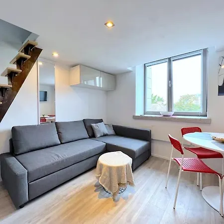 Minimalistic Style Loft In The City Center فيلنيوس